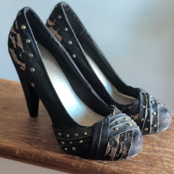 BKE Shoes - BKE Sole Black Lace Studded High Heels